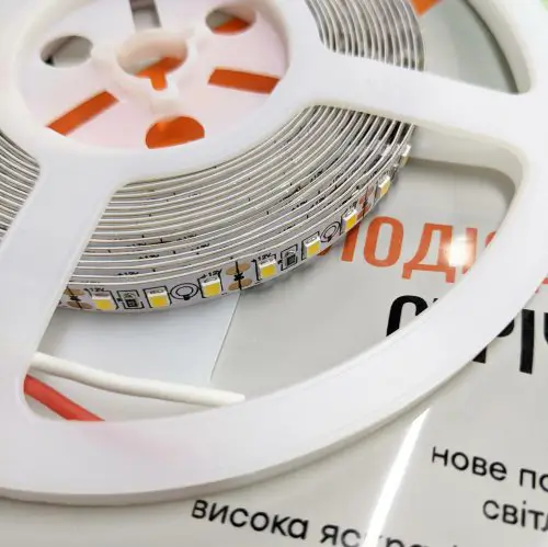 LED стрічка Biom Professional SMD2835 120шт/м 13.5W/м IP20 12V (2800-3200К) BPS-G3-12-2835-120-WW-20 14501 LED стрічка Biom Professional SMD2835 120шт/м 13.5W/м IP20 12V (2800-3200К) BPS-G3-12-2835-120-WW-20 14501