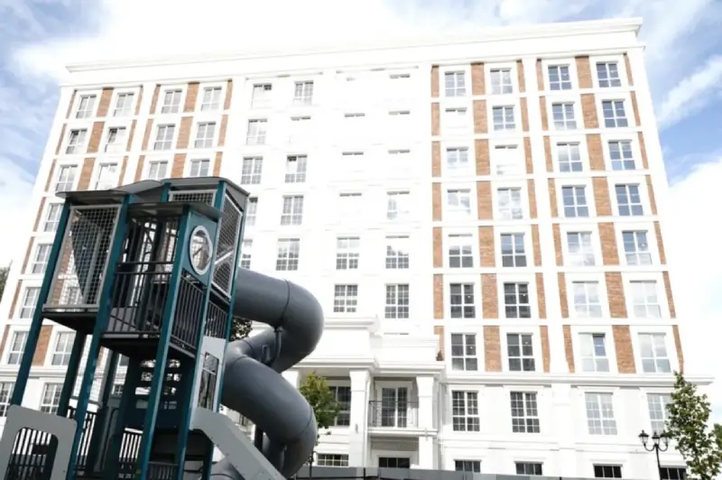 Архітектура ЖК «Оксфорд» у Чайках: британська класика